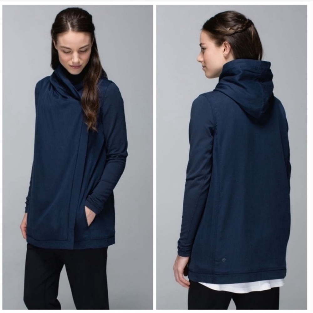 Lululemon blissed out wrap Navy Hooded Jacket size 6 yoga gym athleisure
